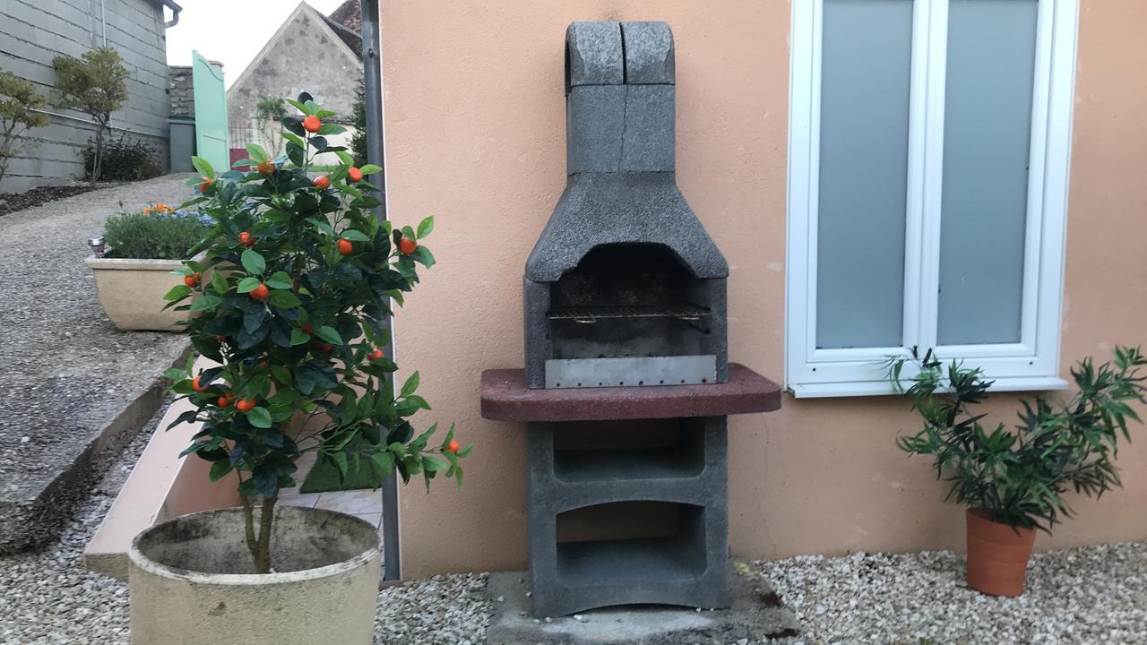 Loft L Atelier De Jacques Pres De Chablis Βίλα Villy  Εξωτερικό φωτογραφία