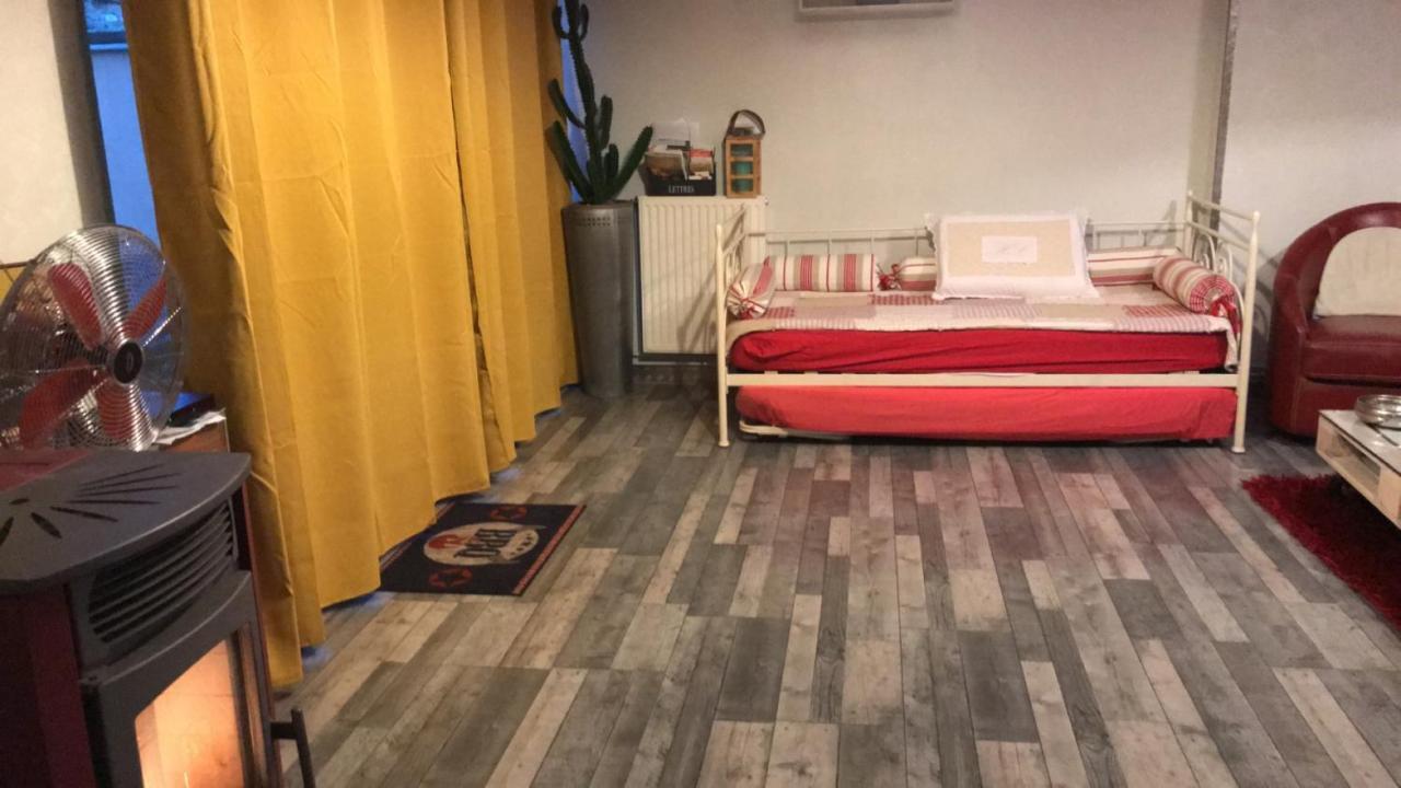 Loft L Atelier De Jacques Pres De Chablis Βίλα Villy  Εξωτερικό φωτογραφία